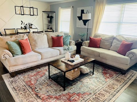 Adversity Home, Located right off I-40 & Airport