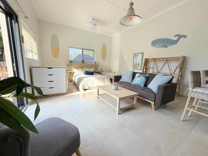 Spaceous apartment opening out onto the Pool Garden