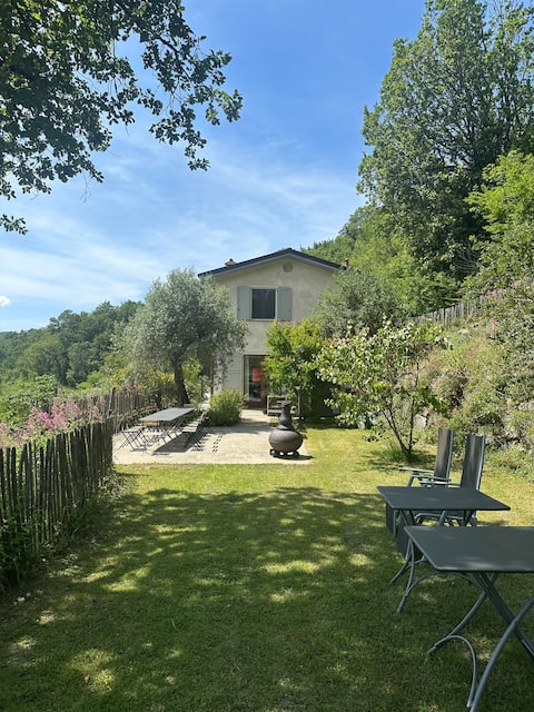 detached house swimming pool, garden, seeview