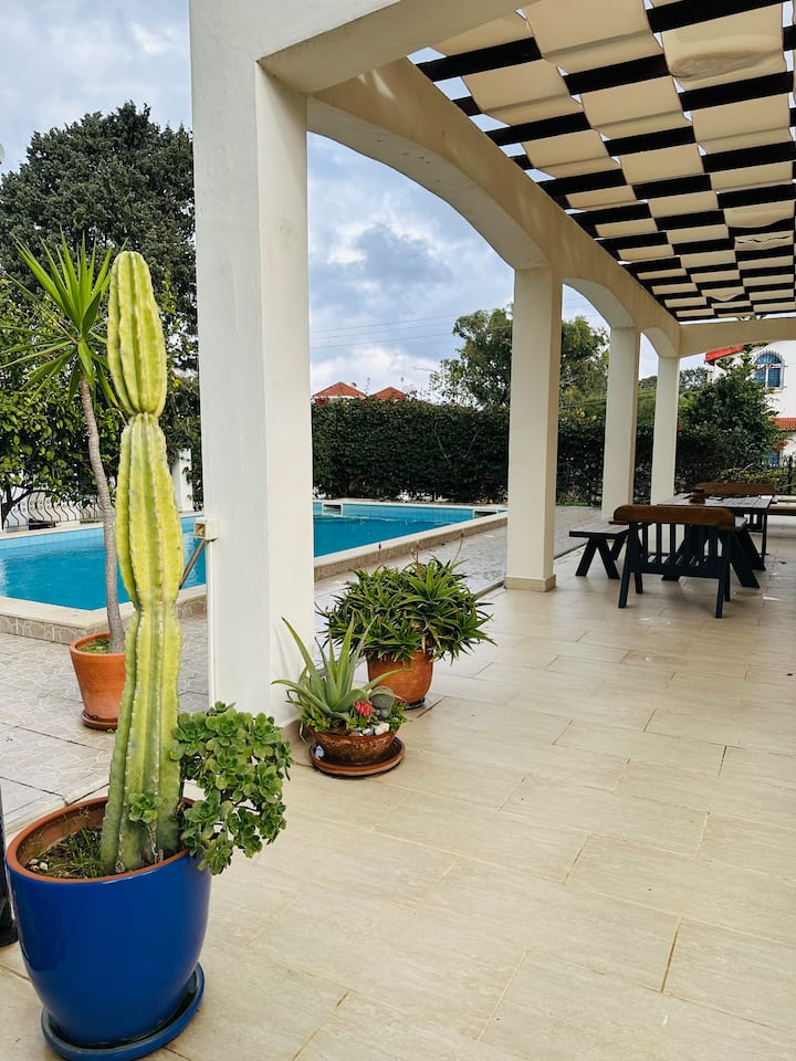 Charming Villa next to the sea