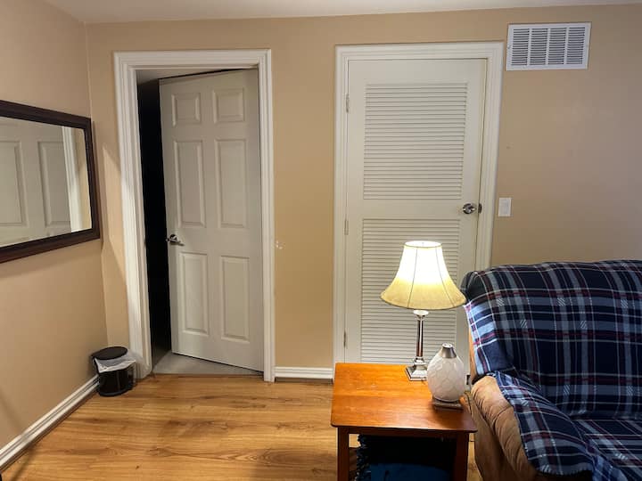 Private, Peaceful Basement W 1 Bdrm.  Sep Entrance - Colorado Springs, CO