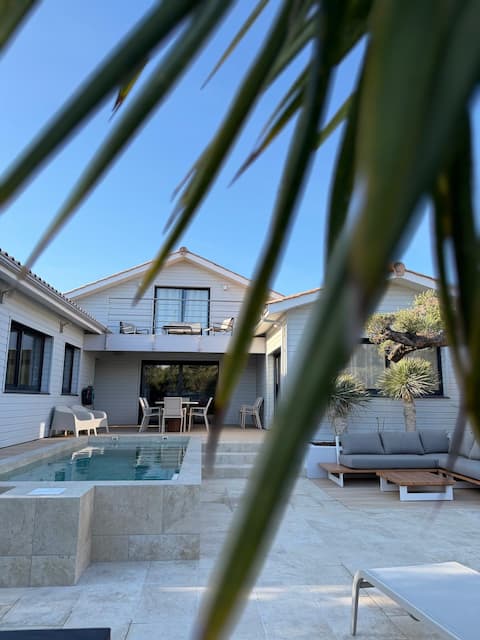 Villa for 10 people, pool & ocean & water park
