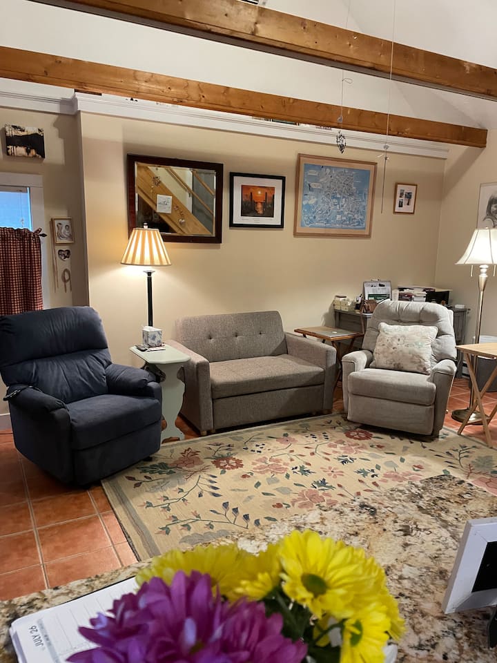 Cozy Cottage - Martha's Vineyard