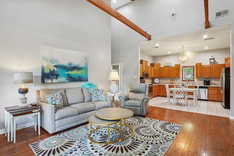 Old Mandeville Home Close to the Lake