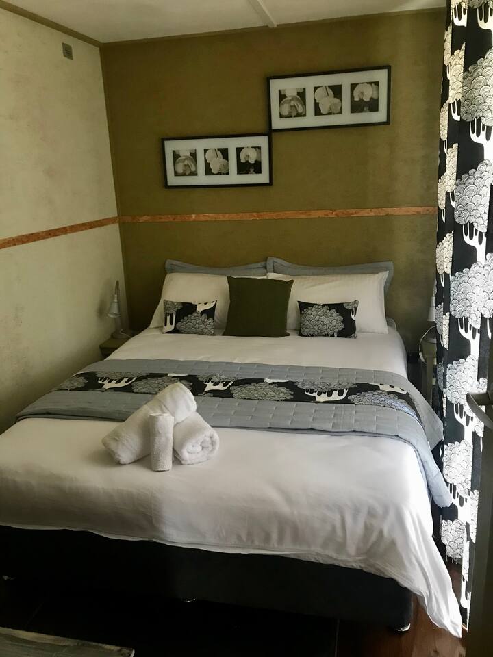 Recámara 3 con cama queen
