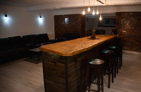 „ huge historical tower with a fantastic view.”