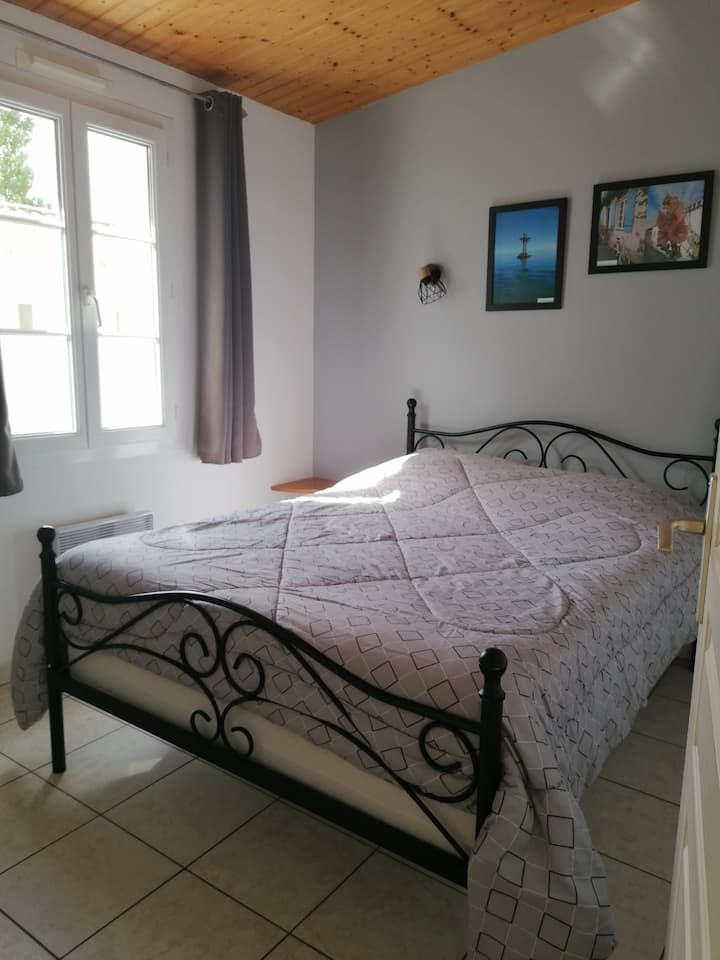 Habitación con cama de 140x190