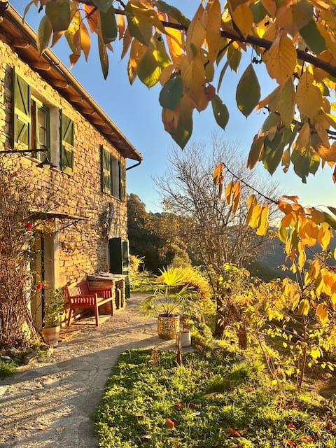 Casa Monte - Stone house in a secluded location with sea view