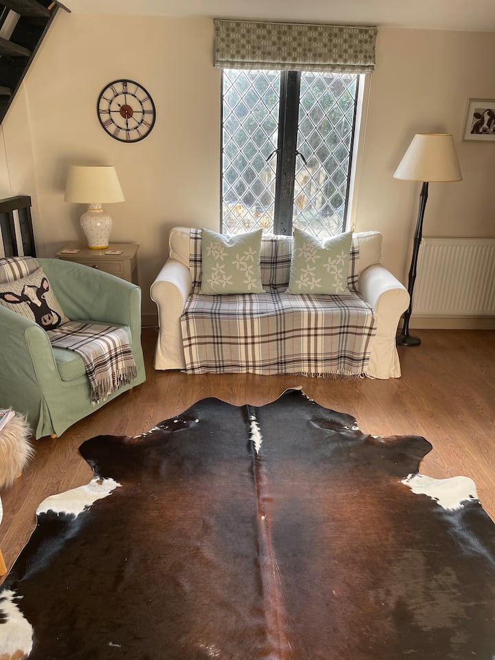 The Dairy, Haslemere - Direct Access To Black Down - West Sussex