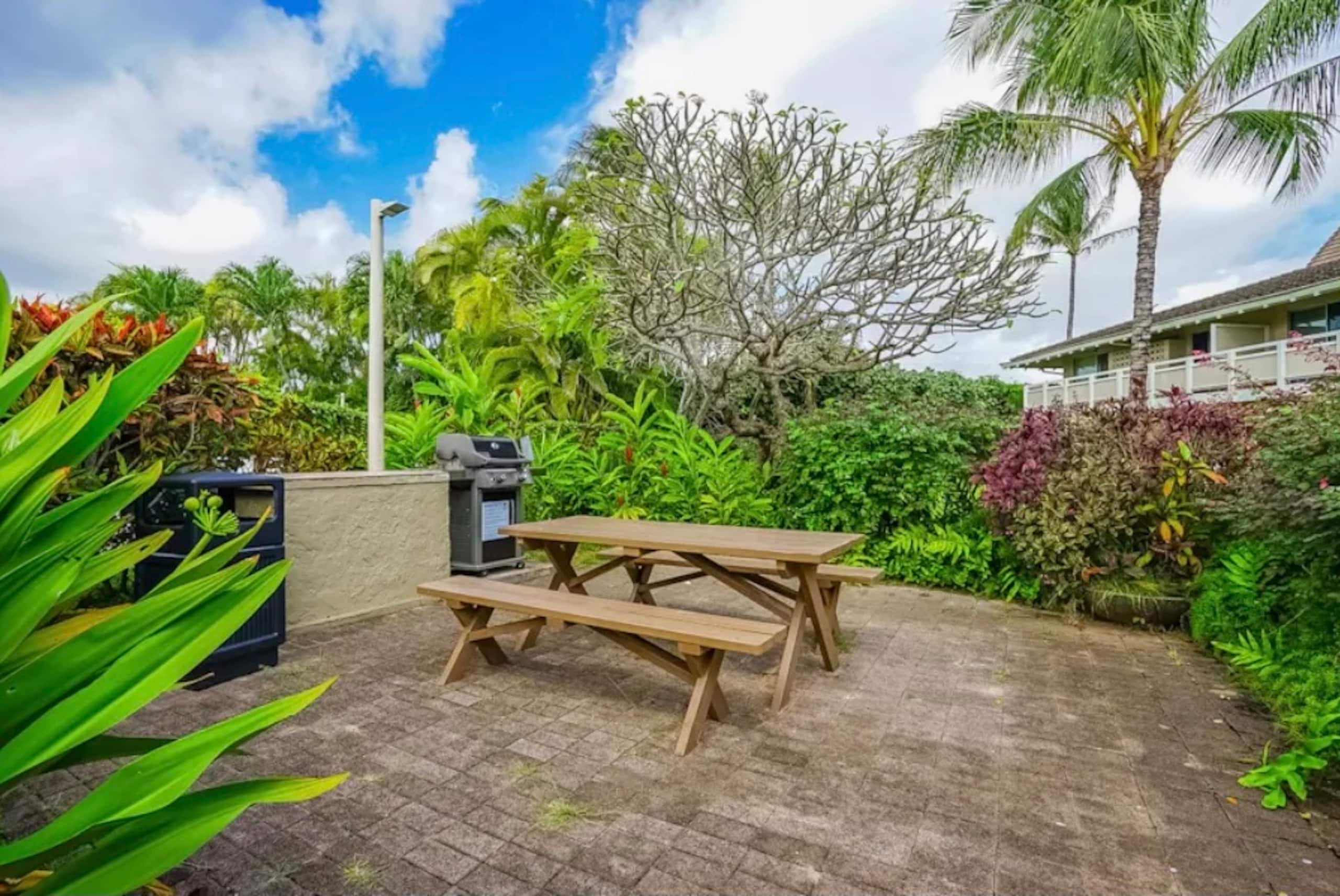 Kapa’a Condo W/ free parking + A/C - Image 12