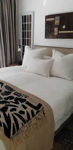 Clifton 1st, Beachfront Bliss gallery image 3