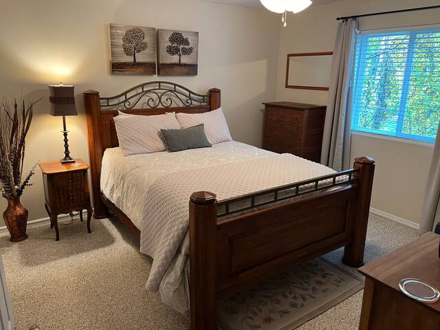 Central Air Bozeman Townhome Big Sky Private Yard gallery image 2