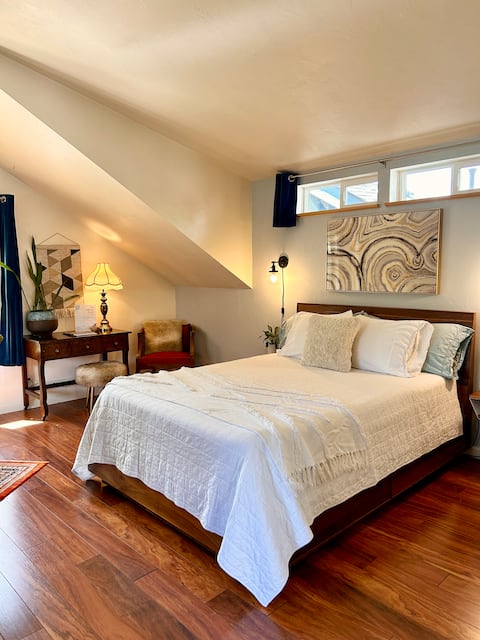 The Jefferson Studio - Bright, Comfy & Conscious