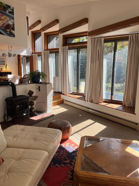 Popular Airbnb listing: Modern Maine Beach House in Ellsworth