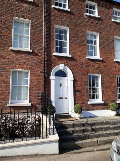 Location!-Garden-King-Parking-300MBPS-SmartTV