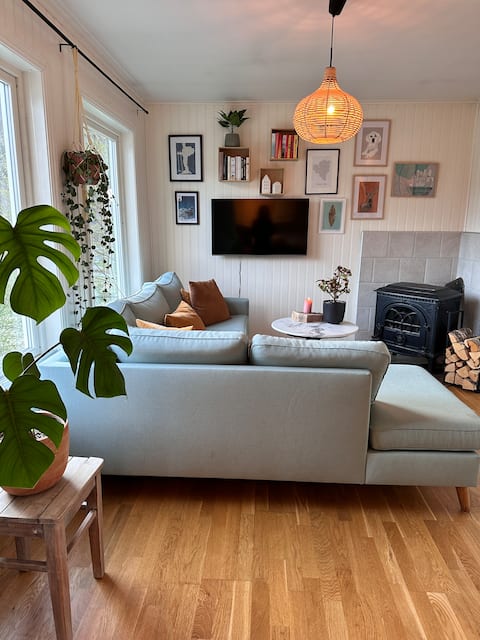 Cozy, small single-family home in the middle of the Sunnmøre Alps