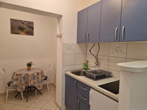 Popular Airbnb listing: Apartment Željka "Lavanda" -beautiful view in Hvar