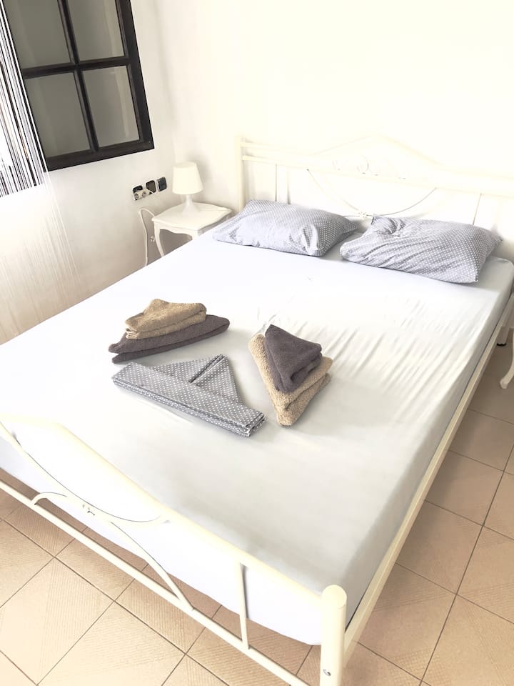 غرفة النوم 1