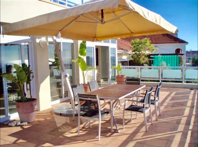 Villa with spectacular sea views gallery image 5