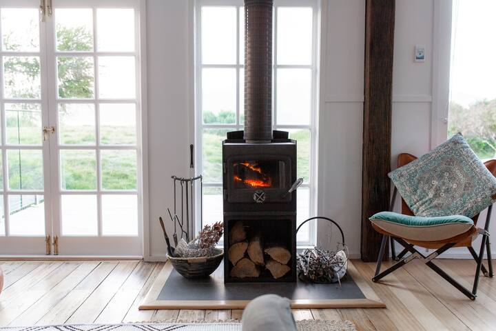 Sea Dragon Shacks- beachfront gallery image 3