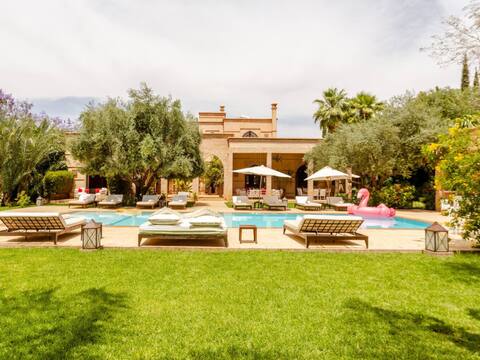 Discover Marrakech from a grand villa perfect for relaxing