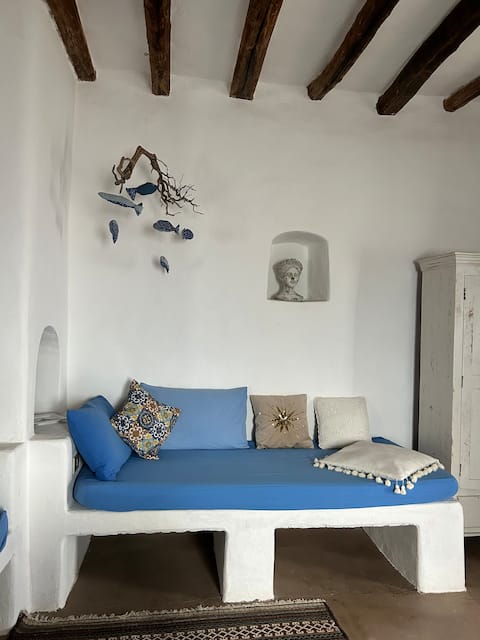 Top performing Airbnb: GIL'S DREAM travel & work(super-WiFi) in paradise in Lipari