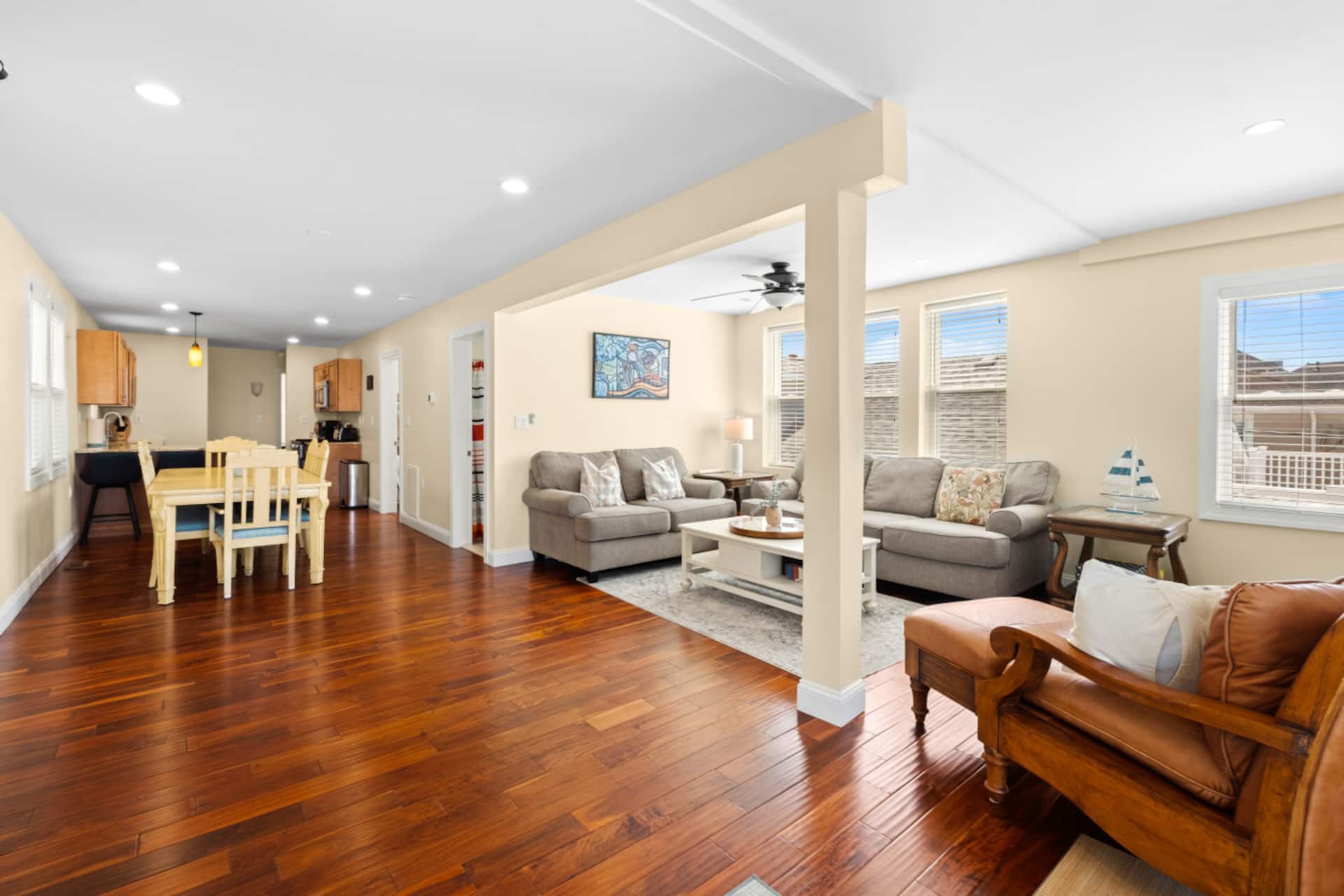 Bay view-walk to beach/boards/restaurants, EV chrg