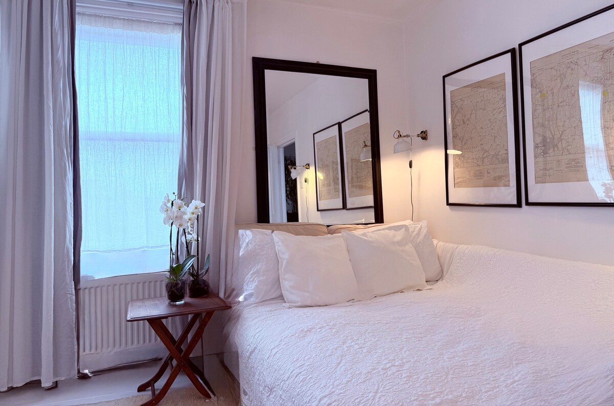 如有需要，这张特大号沙发床可将客厅变成舒适的第三间卧室。 冬季所有床铺都配有加热毯。