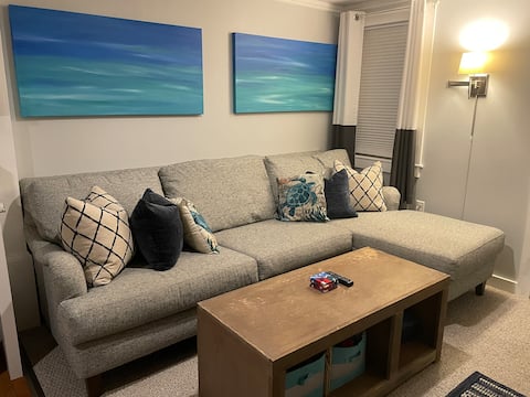 Popular Airbnb listing: Lovely 2 BR Oak Bluffs Apartment in Oak Bluffs