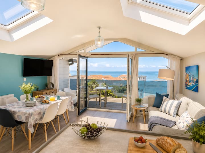 Lighthouse View 8, Golden Bay Holiday Village - Westward Ho!