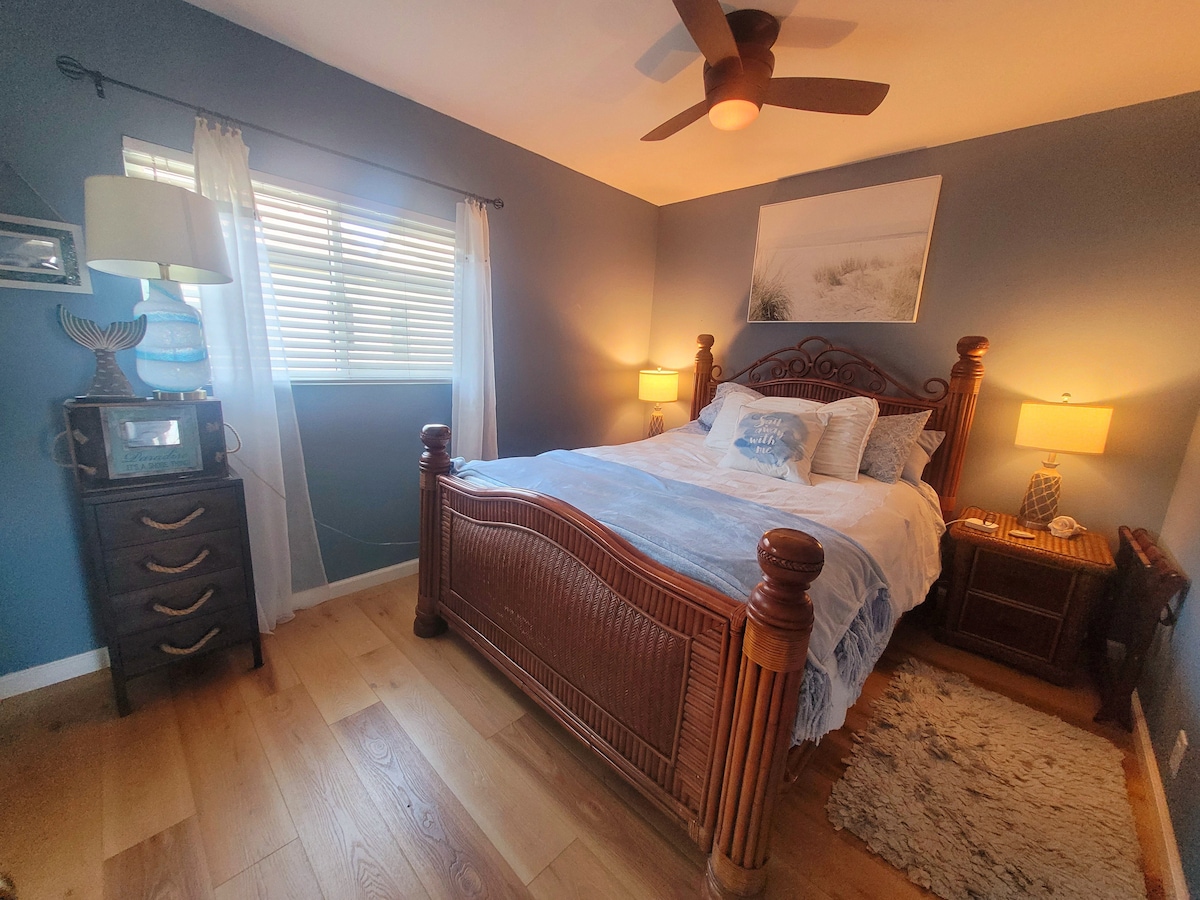 เตียงควีนไซส์ 1 หลัง