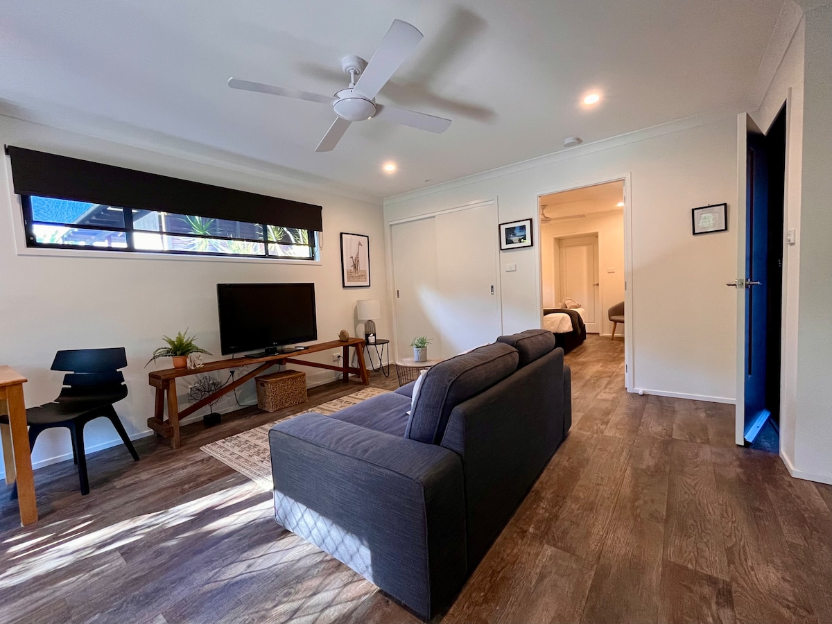 Popular Airbnb listing: Gert’s By The Sea | Huskisson in Huskisson