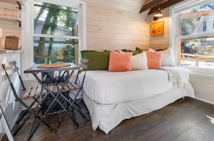 The Gypsy | Tiny Guesthouse W/ Hot Tub - Johns Island, SC