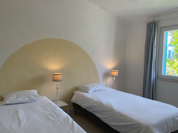 საძინებელი 4