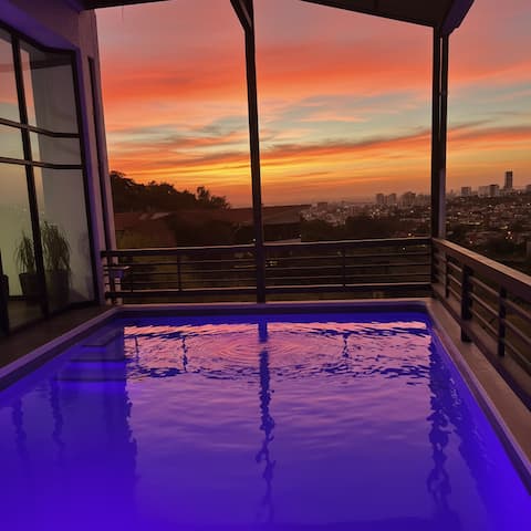 Bachelors heaven with Heated pool   20 guests