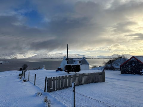 The Wee Croft House,  Secluded with Stunning Views