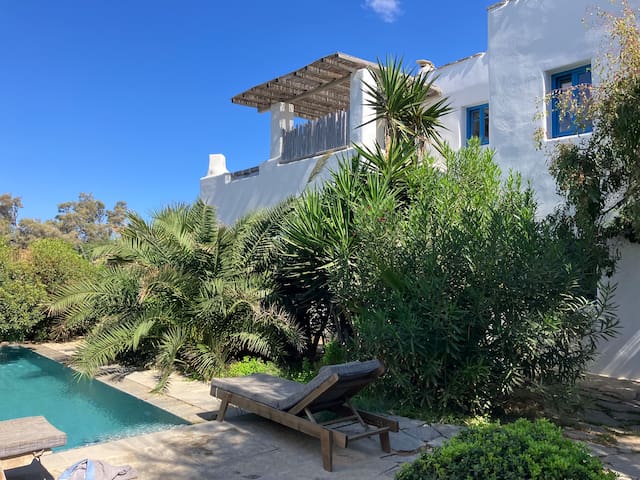 Maison les pieds dans l’eau, vue mer et piscine