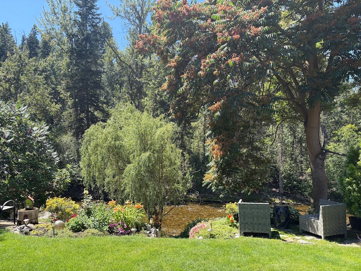 2 Bedroom Creekside Boutique Suite In Midtown - Kelowna