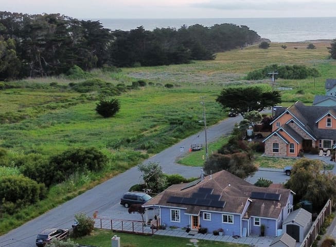 Beach Cottage Near Coastal Trail & Ritz