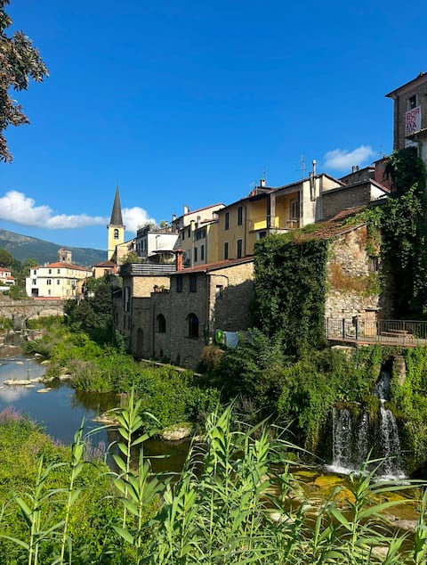 400sqm garden+bbq/ponds for swim/20min of thebeach