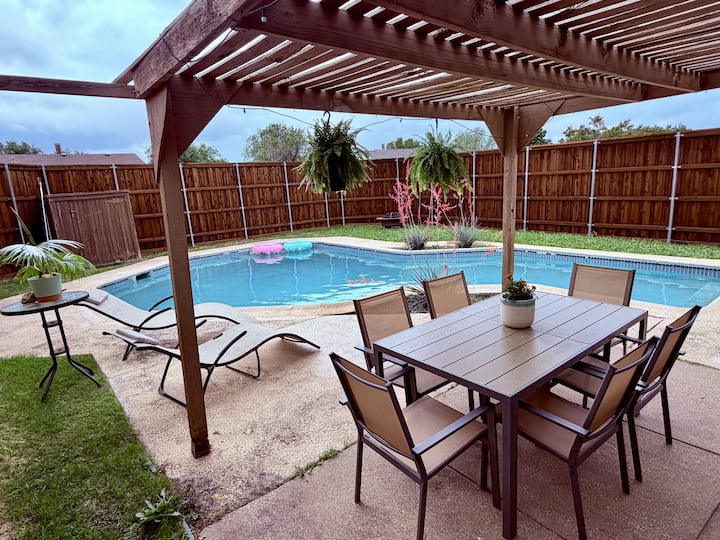 World Cup! 3br/2b W/ Pool, Grill, Pool Table, Fire - The Colony, TX