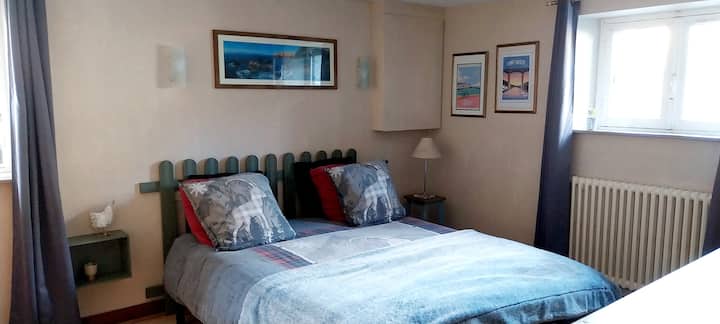 spavaća soba s krevetom 160 x 200, poplun je osiguran