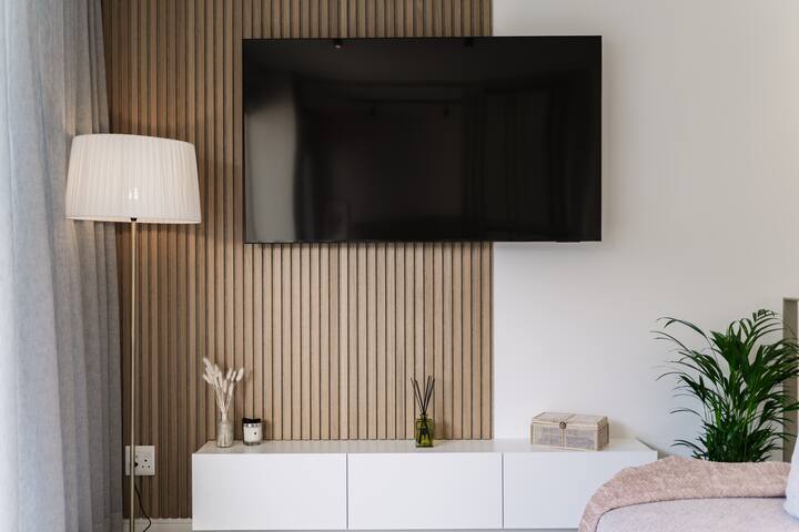 Penthouse with Private Rooftop Terrace & Pool gallery image 2