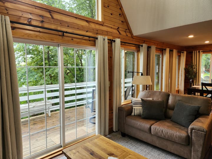 Beautiful Cabin/chalet On Lake Mary, Alexandria - Alexandria, MN