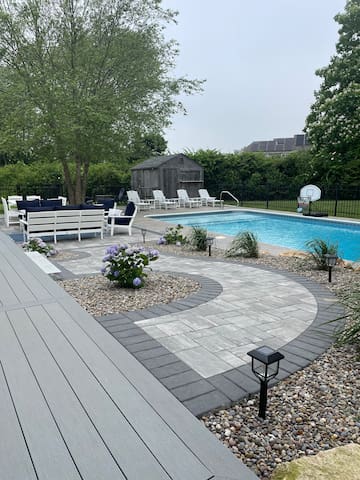 Pool! Great for families! Close to Newport!