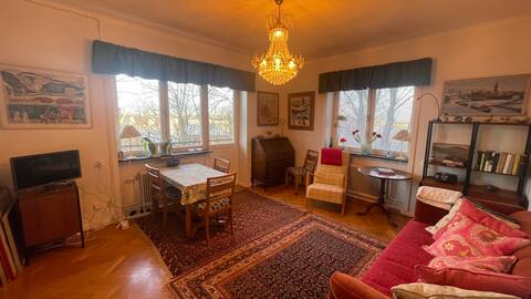 Top performing Airbnb: 1bdrm oasis by the park with balcony in Stockholm