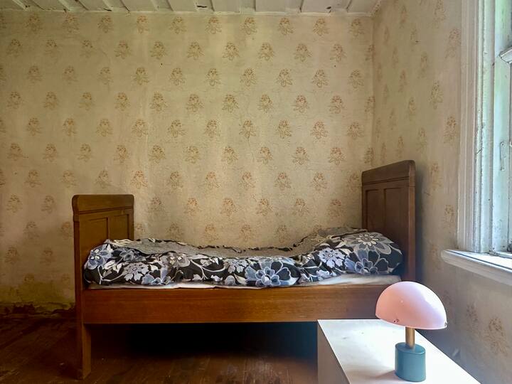 საძინებელი 1