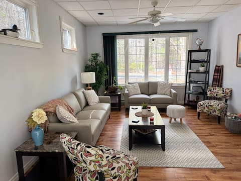 Top Airbnb: A Suite Stay! in Lunenburg