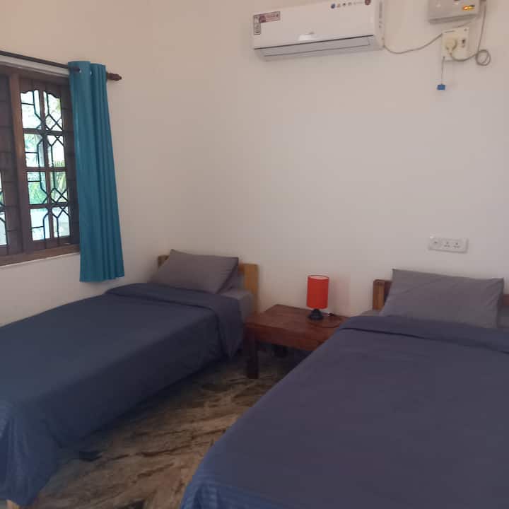 Bedroom 3 image 2