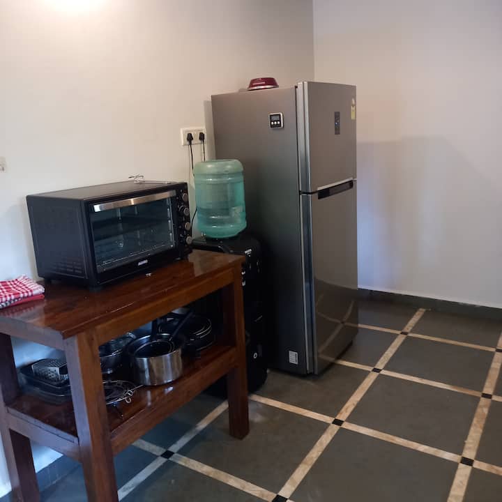 Full kitchen image 1